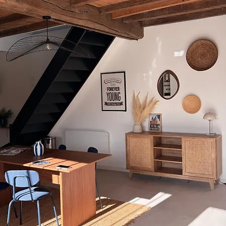 Maison Entière Avec 2 , Jardin Et Parking *