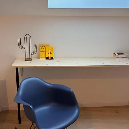 Maison Entiere Avec 2 , Jardin Et Parking *